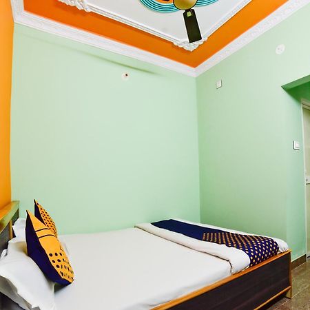 Spot On Devlok Guest House باتنا المظهر الخارجي الصورة