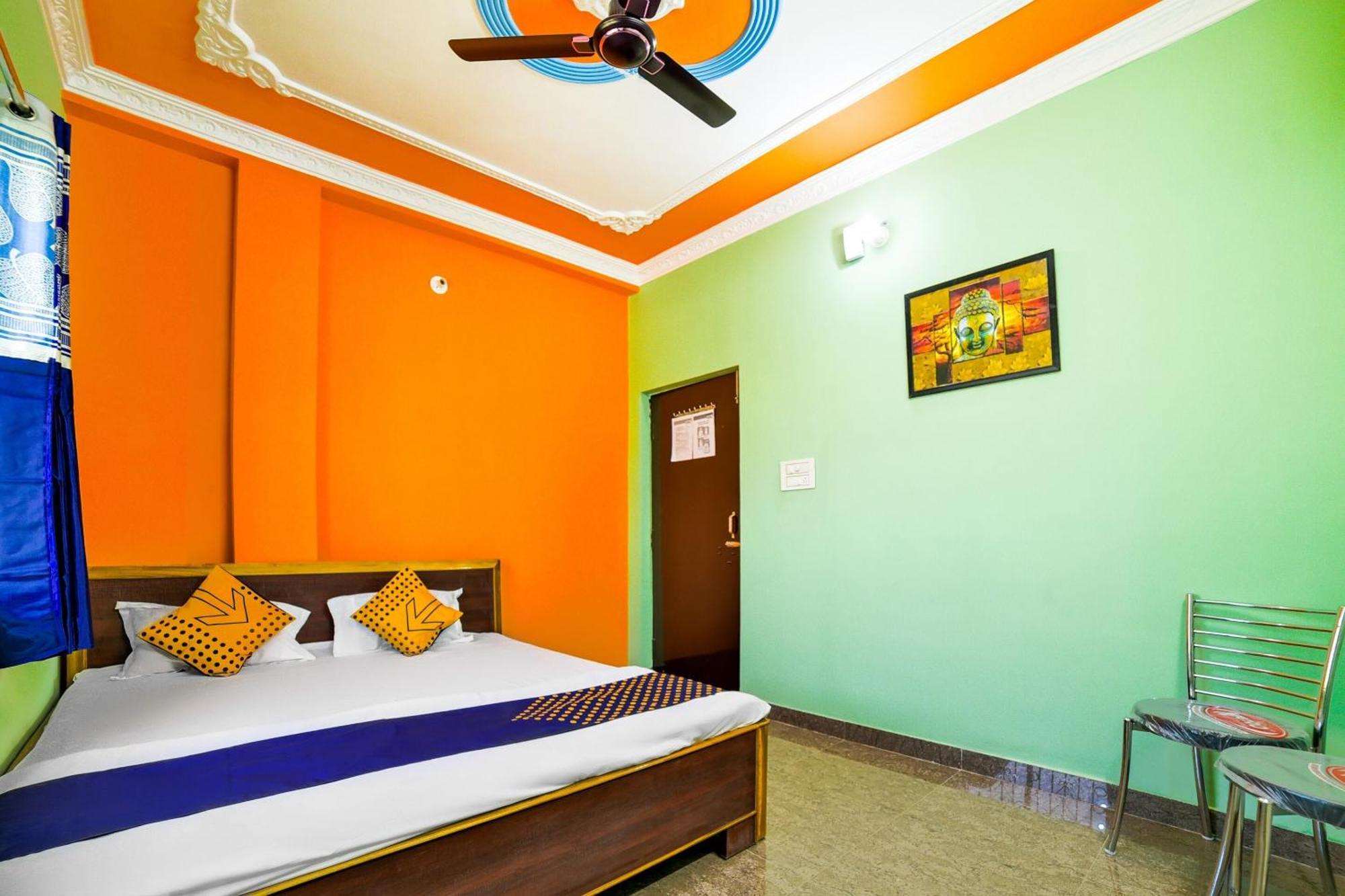 Spot On Devlok Guest House باتنا المظهر الخارجي الصورة