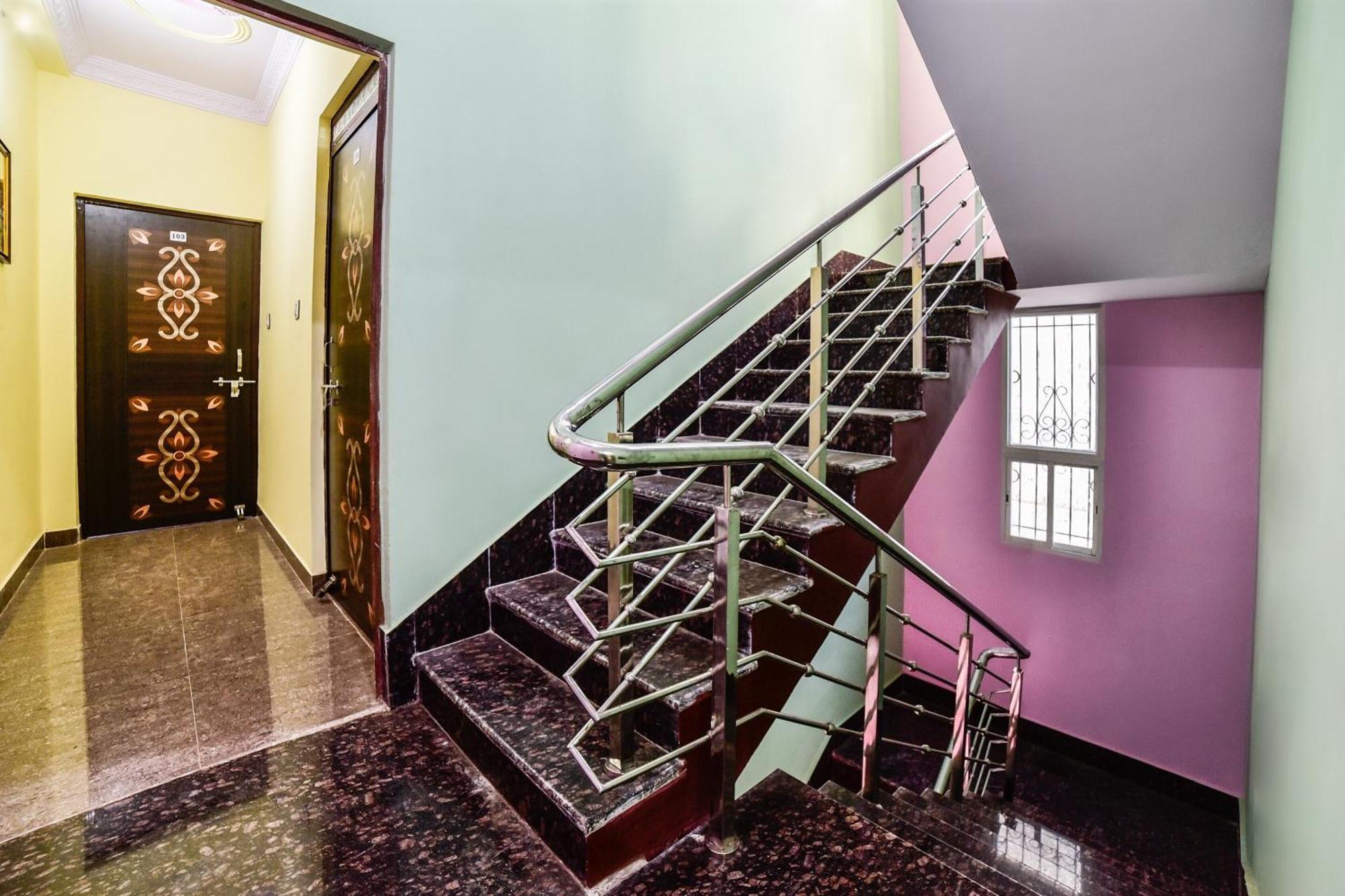Spot On Devlok Guest House باتنا المظهر الخارجي الصورة
