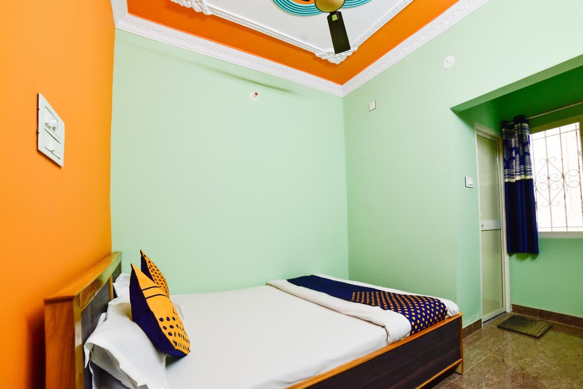 Spot On Devlok Guest House باتنا المظهر الخارجي الصورة